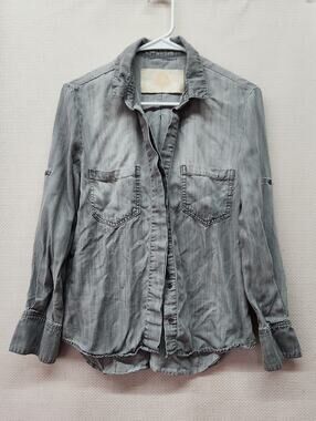 Bella Dahl Light Gray Denim-Textured Shirt